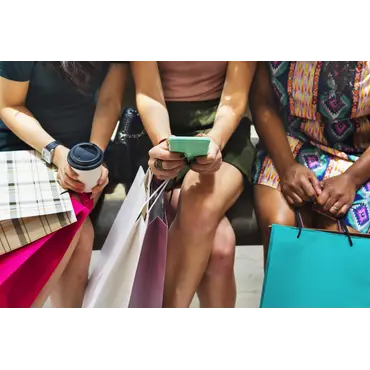 group-friends-shopping-mall